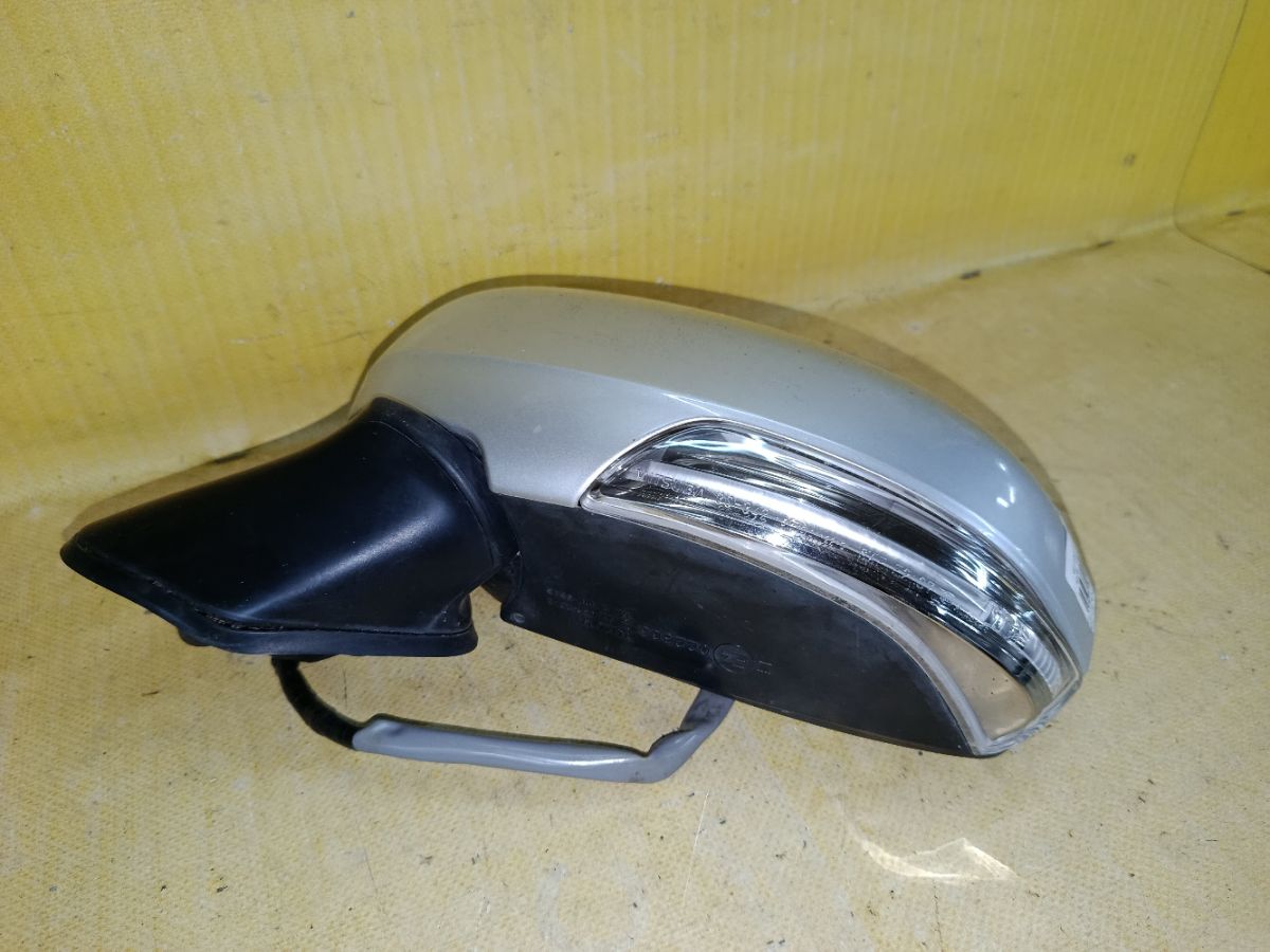 Зеркало двери боковой на Toyota Prius ZVW30 Фото 8