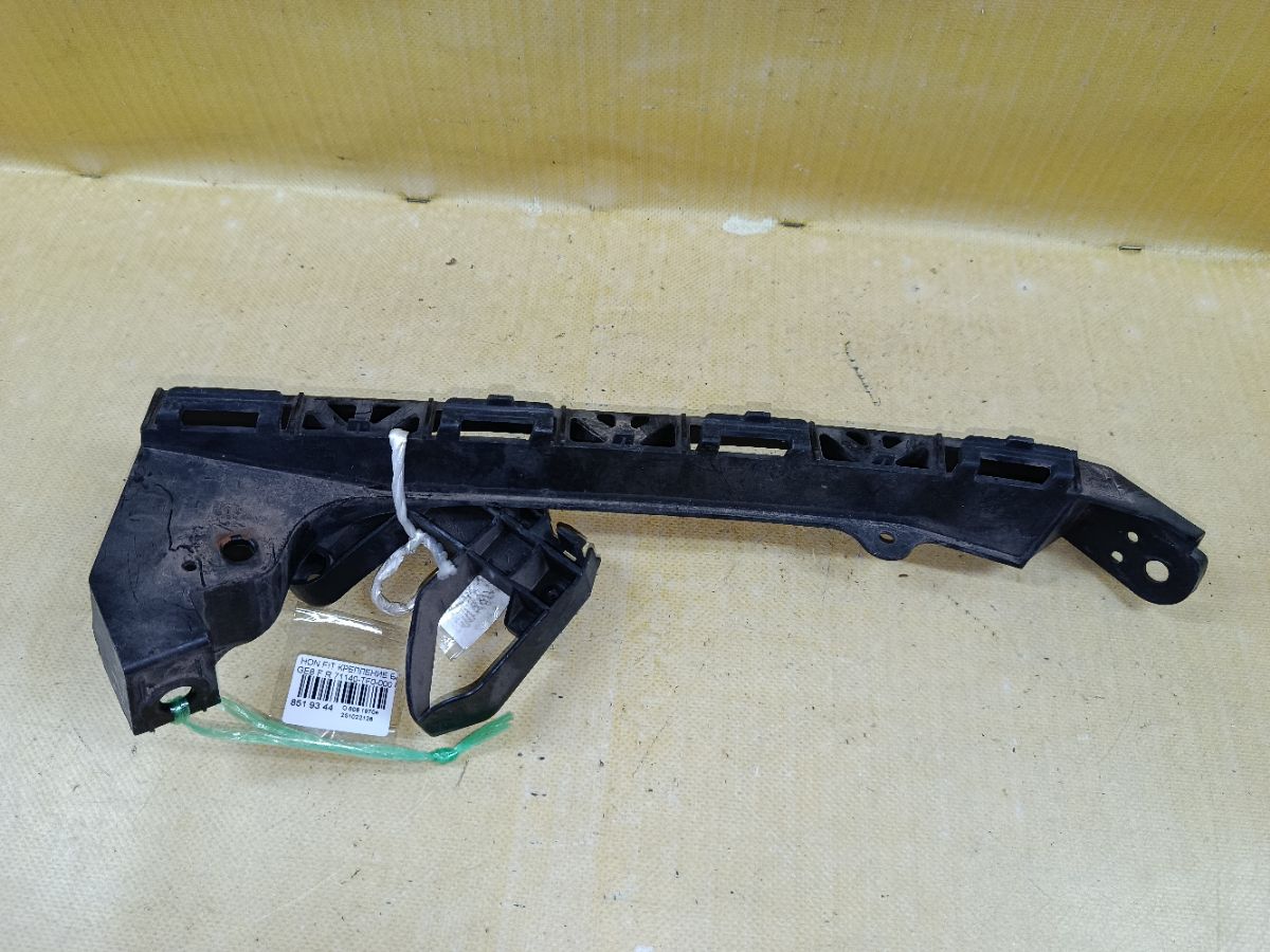 Крепление бампера 71140-TF0-000 на Honda Fit GE8 Фото 4