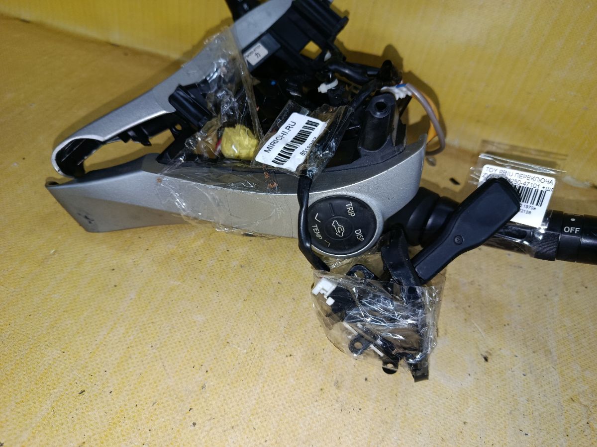 Переключатель поворотов 84250-47101 на Toyota Prius ZVW30 Фото 6