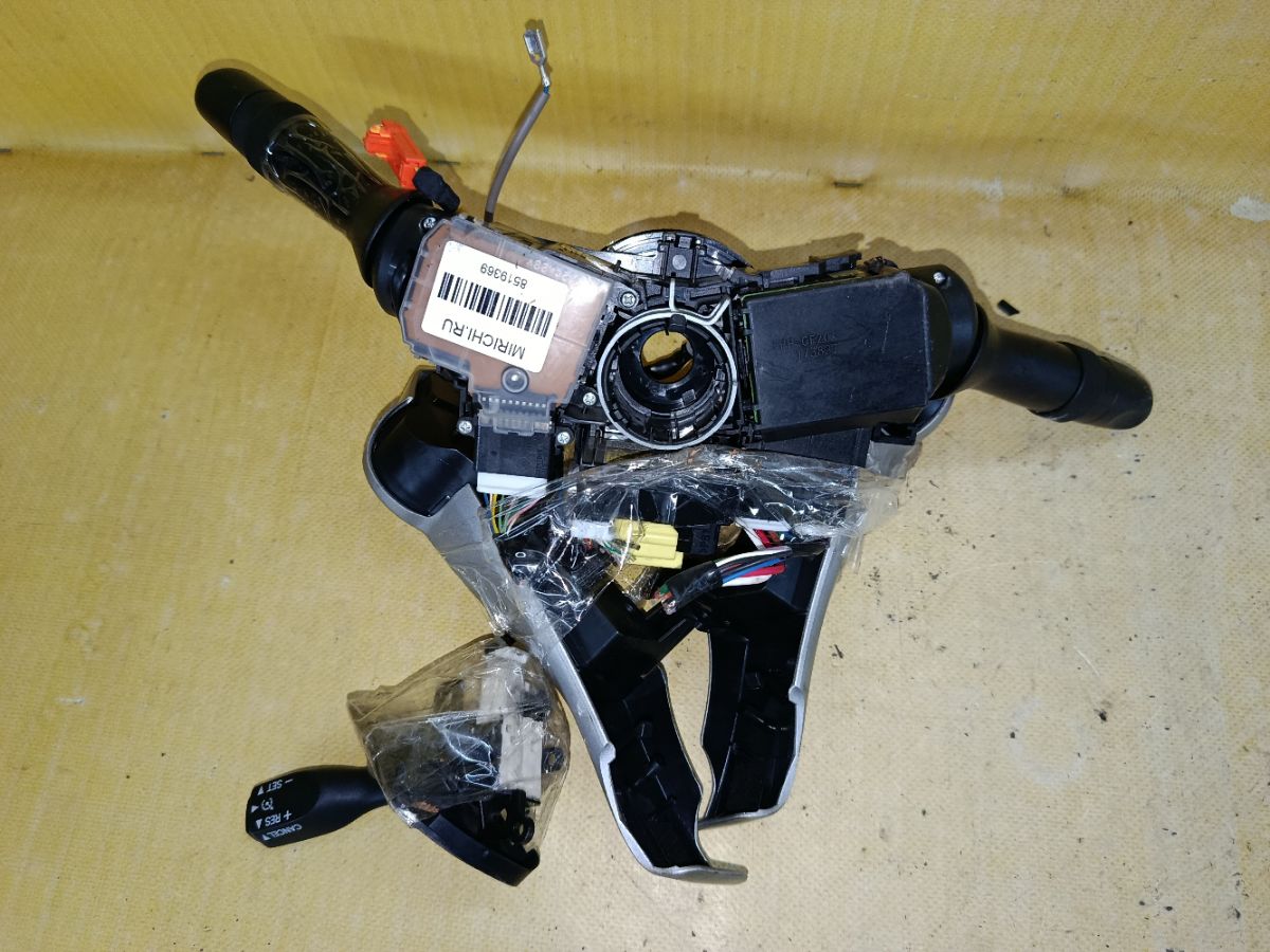 Переключатель поворотов 84250-47101 на Toyota Prius ZVW30 Фото 8