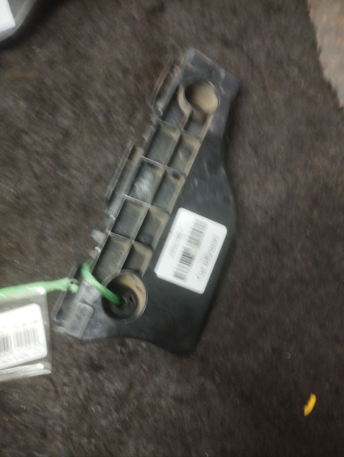 Крепление бампера 52536-52110 на Toyota Aqua NHP10 Фото 5