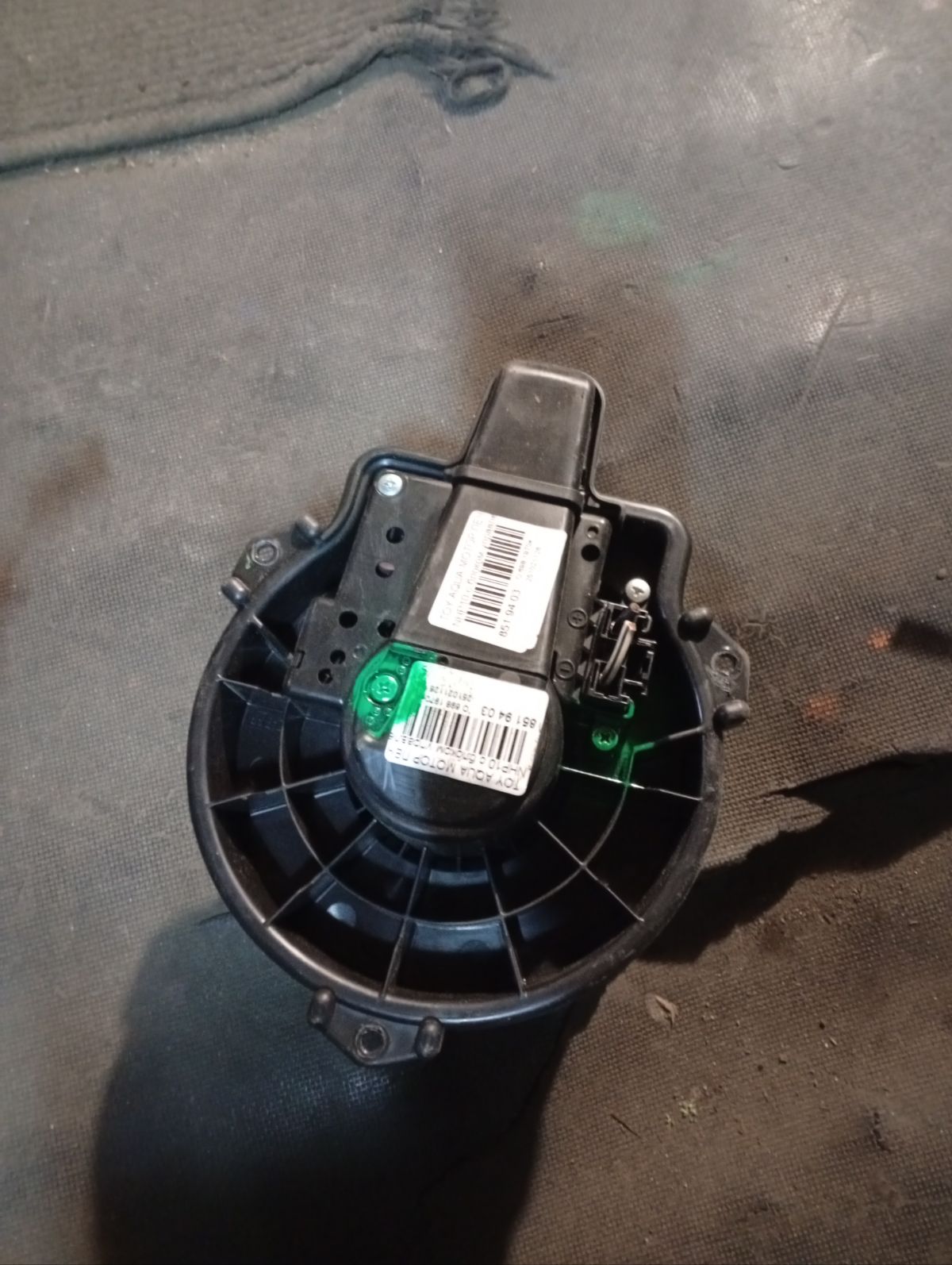 Мотор печки на Toyota Aqua NHP10 Фото 6