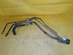 Заливная горловина топливного бака на Toyota Prius NHW20 1NZ-FXE Фото 3