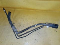 Заливная горловина топливного бака на Toyota Prius NHW20 1NZ-FXE Фото 4