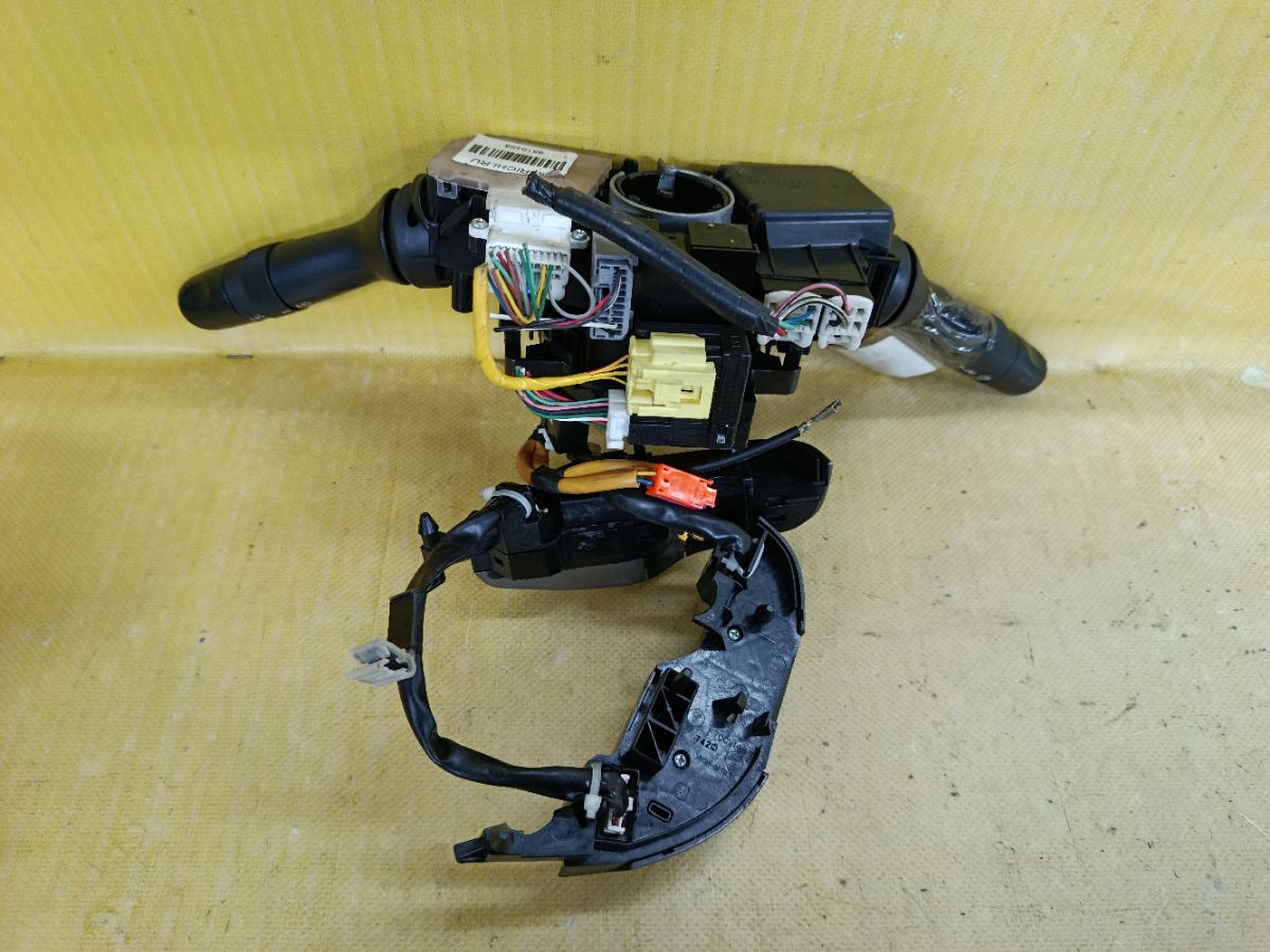 Шлейф-лента air bag 84306-48030 на Toyota Prius NHW20 Фото 10 Шлейф-лента air bag 84306-48030 на Toyota Prius NHW20 Фото 10