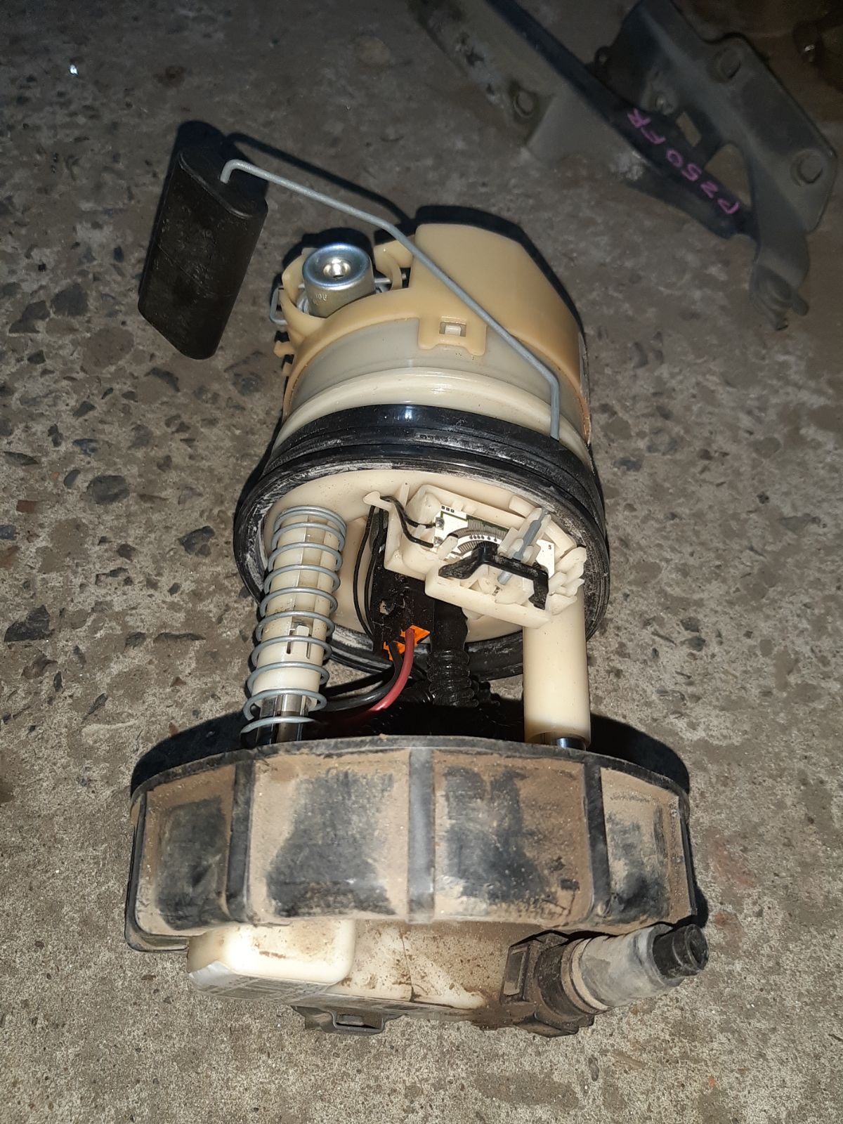 Бензонасос 17040-1V10A на Nissan Tiida C11 HR15DE Фото 6