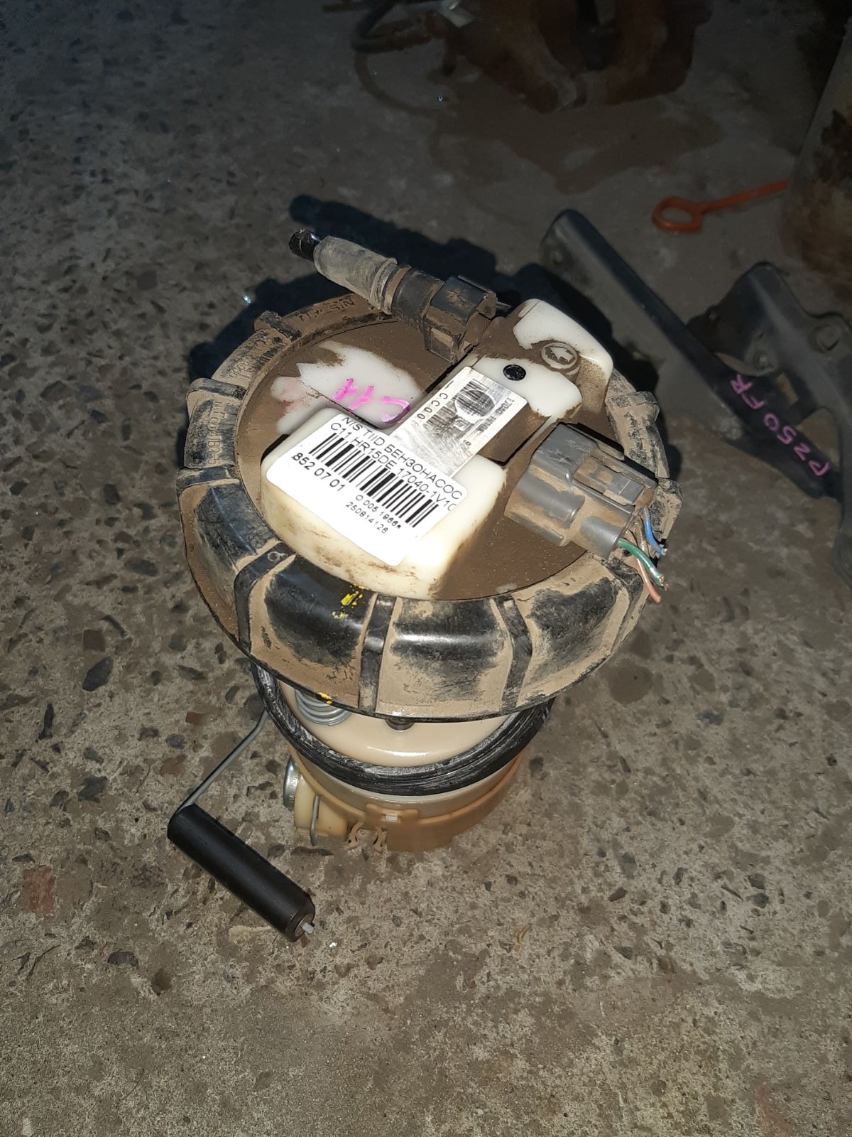 Бензонасос 17040-1V10A на Nissan Tiida C11 HR15DE Фото 7