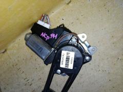 Доводчик двери на Toyota Porte NCP141 Фото 6