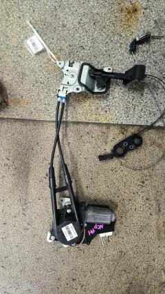 Доводчик двери на Toyota Porte NCP141 Фото 10