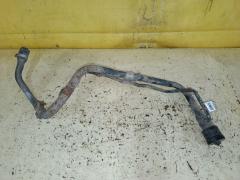 Заливная горловина топливного бака 77201-44191 на Toyota Isis ZNM10W 1ZZ-FE Фото 4