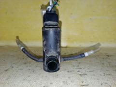 Насос омывателя стекла 85330-20460, 85330-52030 на Toyota Фото 3