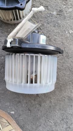 Мотор печки 79310-SAA-003 на Honda Fit GD1 Фото 6