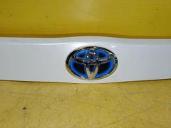 Планка задняя 76811-47070/30 на Toyota Prius ZVW30 Фото 5