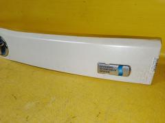 Планка задняя 76811-47070/30 на Toyota Prius ZVW30 Фото 6