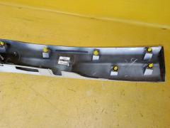 Планка задняя 76811-47070/30 на Toyota Prius ZVW30 Фото 7