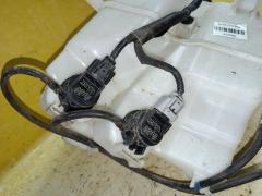 Бачок омывателя на Toyota Prius ZVW30 Фото 6
