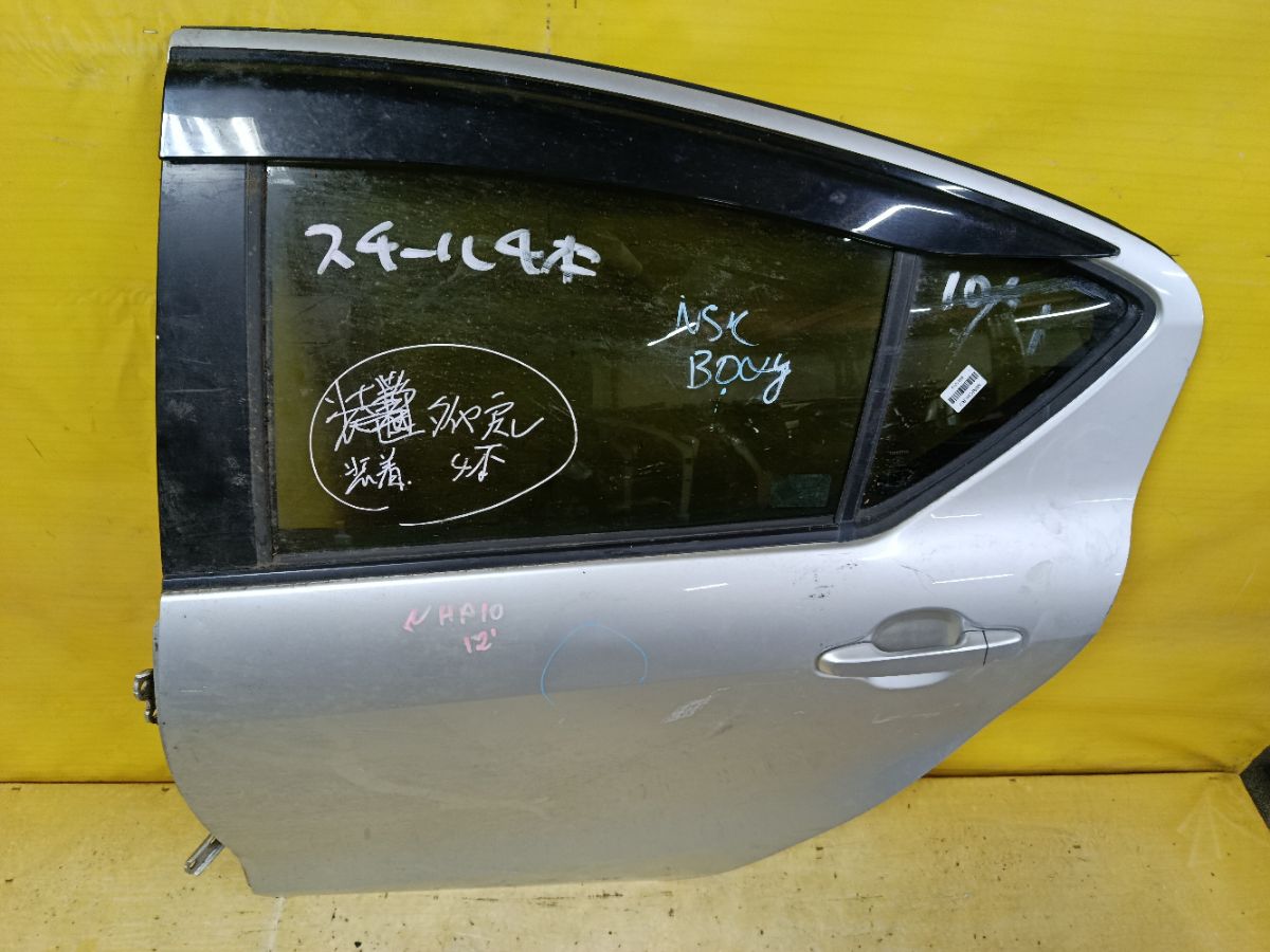 Дверь боковая на Toyota Aqua NHP10 Фото 8