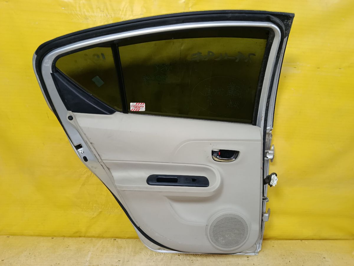 Дверь боковая на Toyota Aqua NHP10 Фото 9