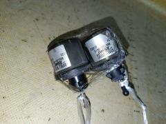 Электрокорректор фар 85661-50040 на Toyota Celsior UCF30 Фото 6