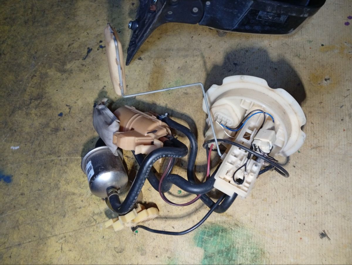 Бензонасос на Nissan Ad Van VY11 QG13DE Фото 10