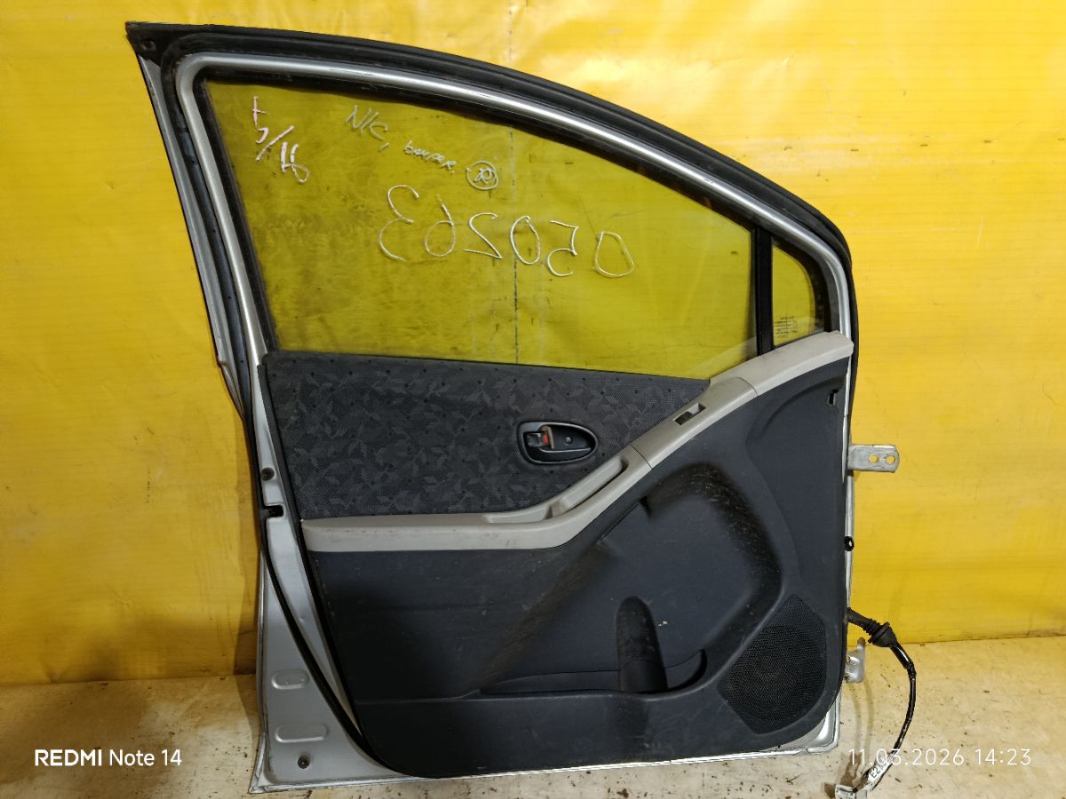 Дверь боковая на Toyota Vitz SCP90 Фото 9