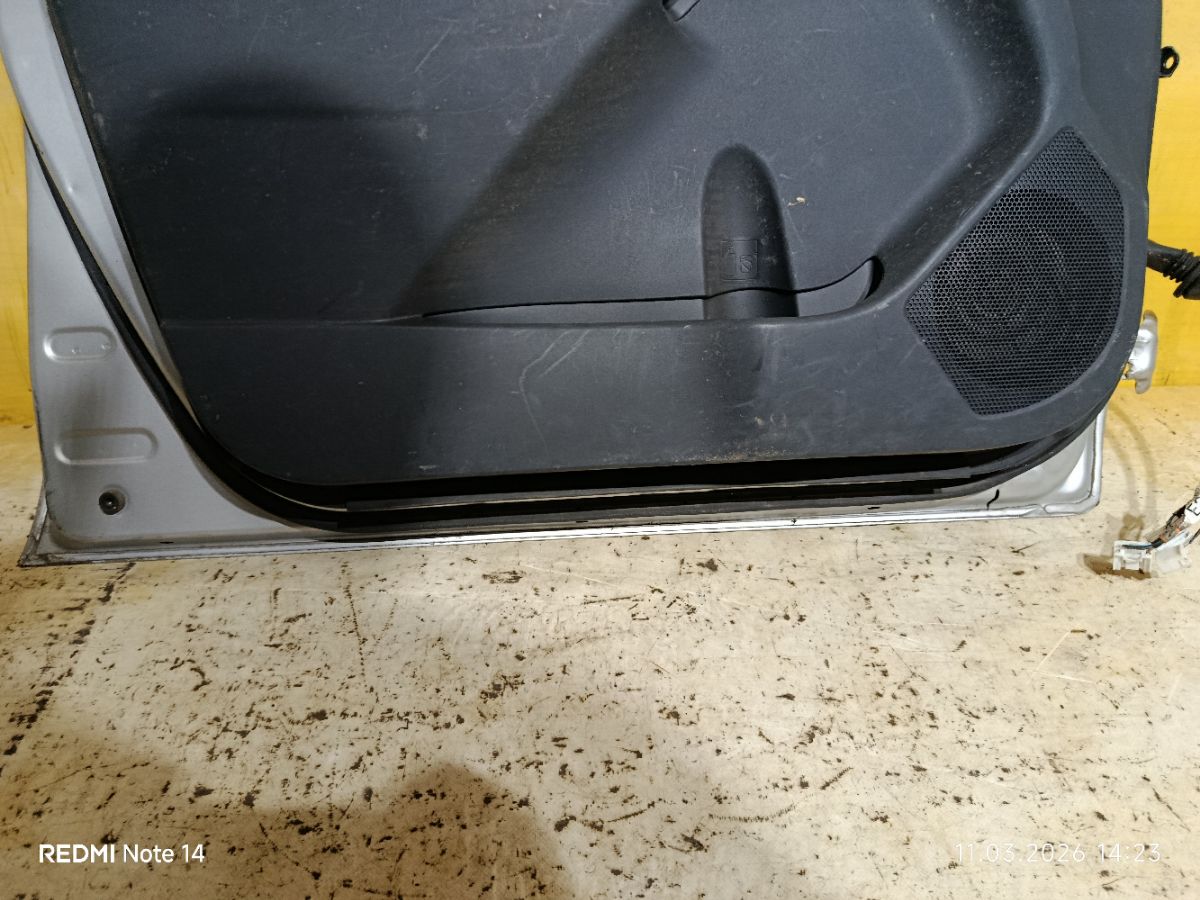 Дверь боковая на Toyota Vitz SCP90 Фото 10
