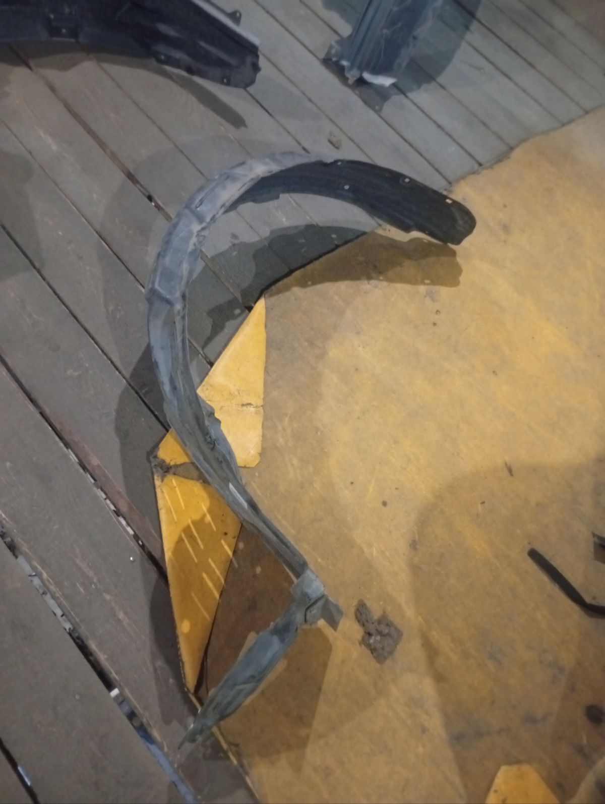 Подкрылок 53876-68011, 53876-68010, 53876-68012 на Toyota Wish ZNE10G 1ZZ-FE Фото 7