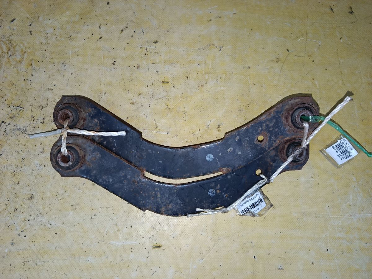 Рычаг на Mitsubishi Galant Fortis CY6A 4J10 Фото 2