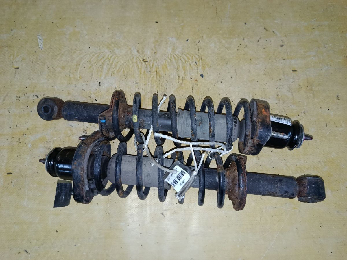 Стойка амортизатора на Mitsubishi Galant Fortis CY6A 4J10 Фото 2