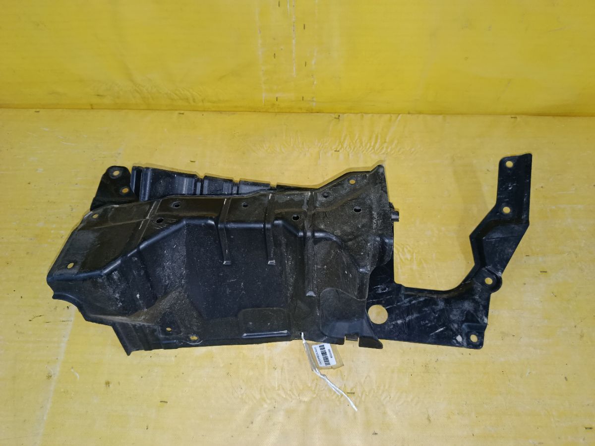 Защита двигателя 5370A311, MN154379, 5370A644 на Mitsubishi Galant Fortis CY4A 4B11 Фото 4