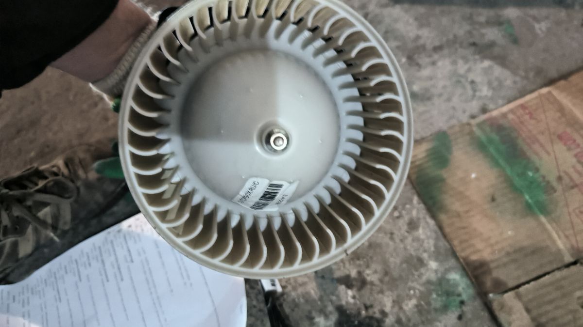 Мотор печки на Honda Stepwgn RK5 Фото 5