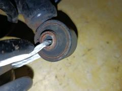 Амортизатор на Toyota Vitz NCP95 Фото 3