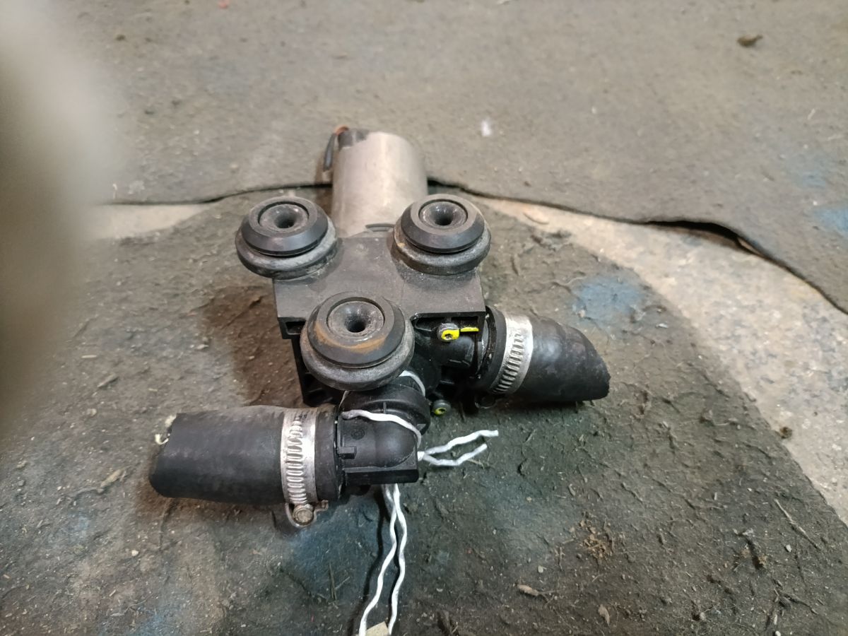 Насос отопителя 64116928246, 0392020097 на Bmw 3 Series E91-US72 Фото 5