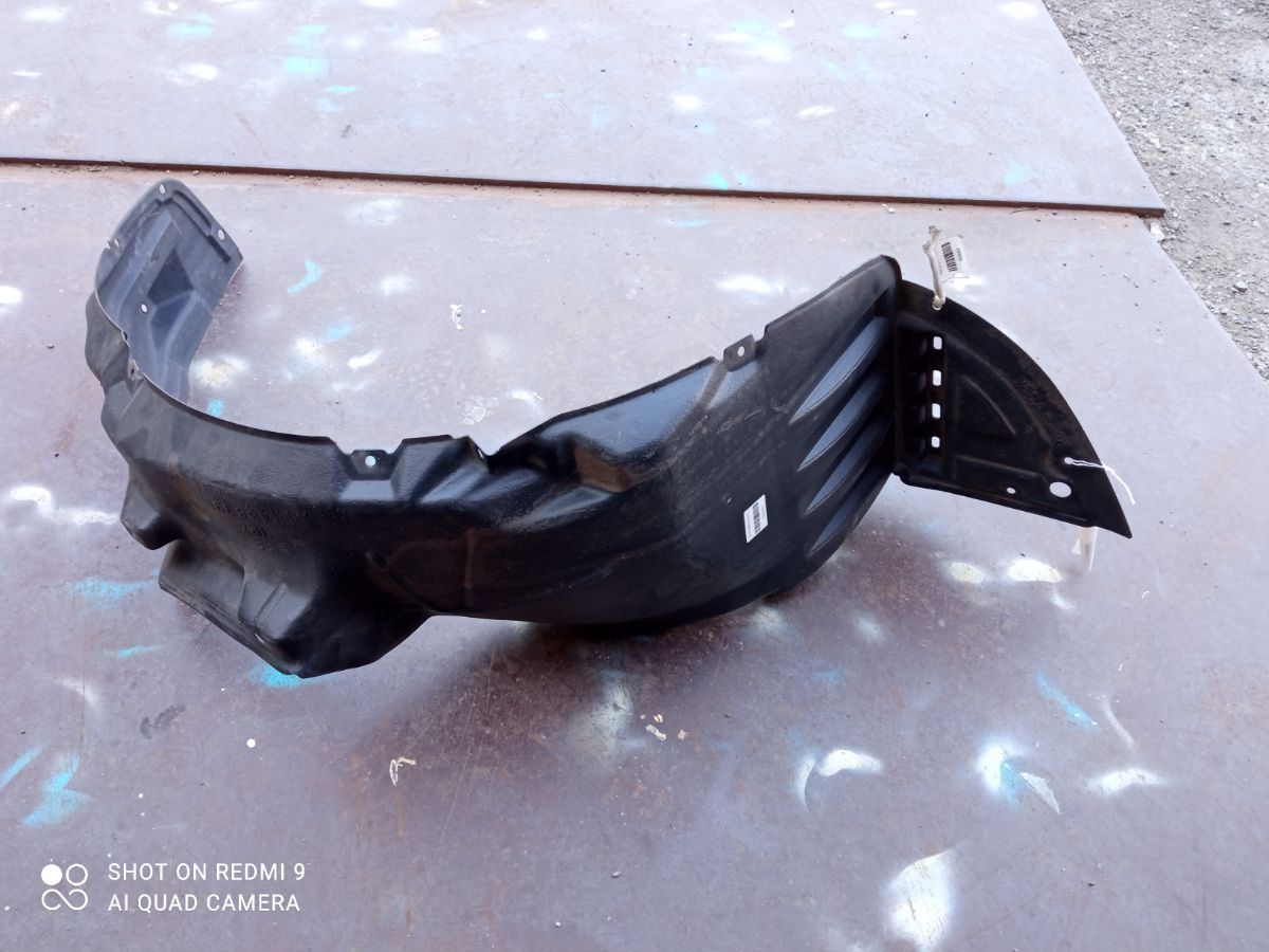 Подкрылок MN150111 на Mitsubishi Colt Plus Z23W Фото 3