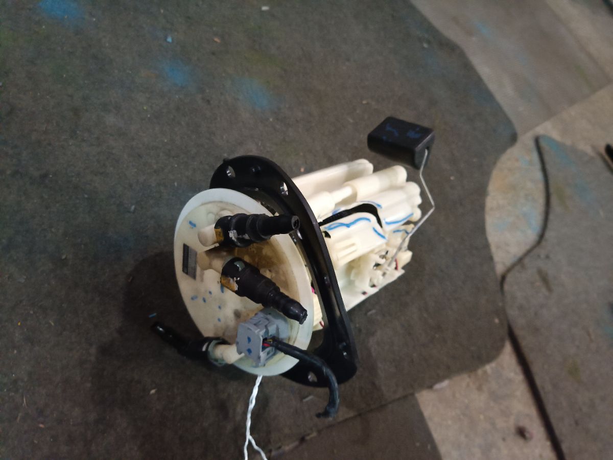 Бензонасос 42021AG000 на Subaru Legacy BL5 EJ204 Фото 5