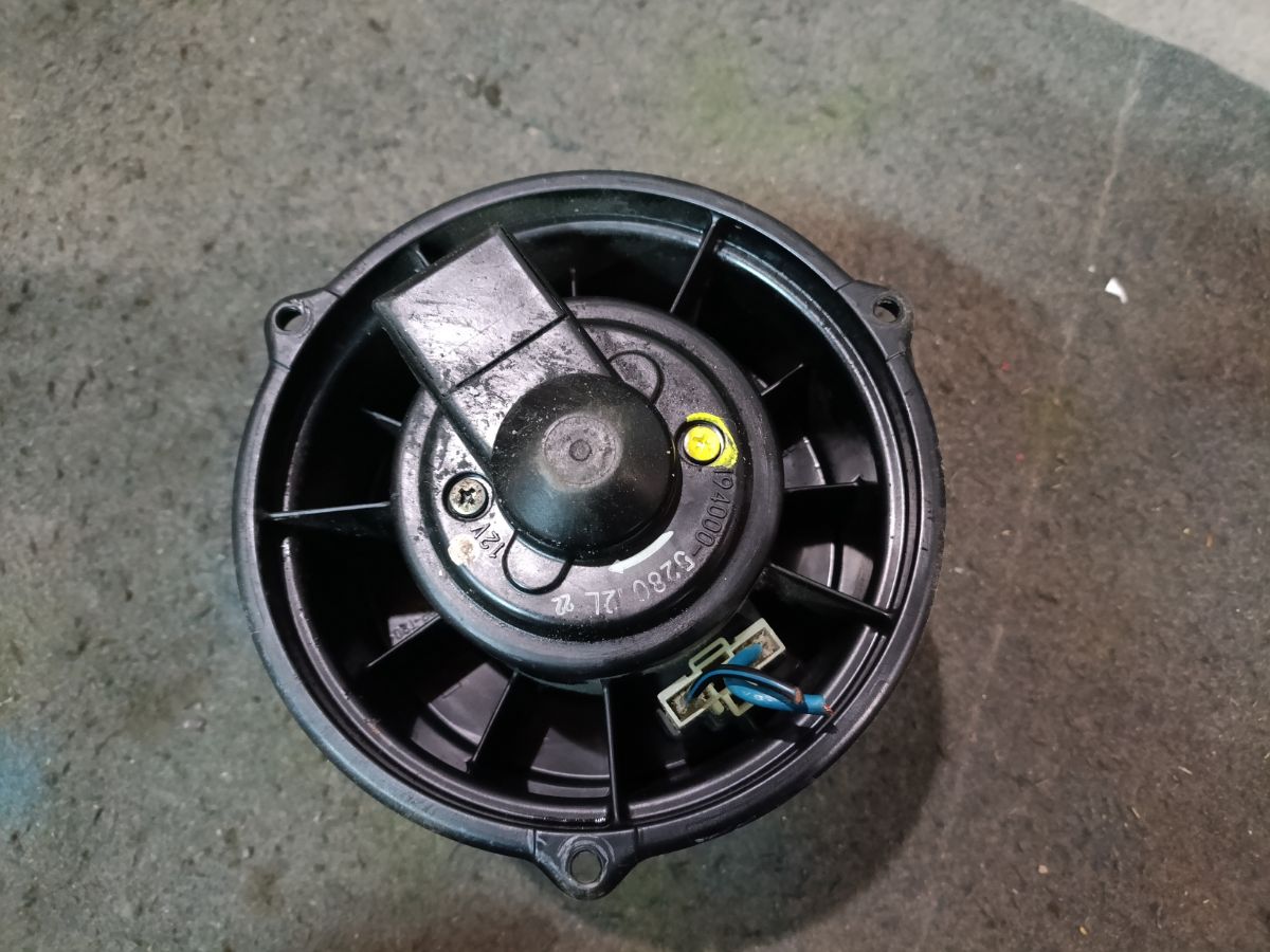 Мотор печки MN140153 на Mitsubishi Colt Z21A Фото 4