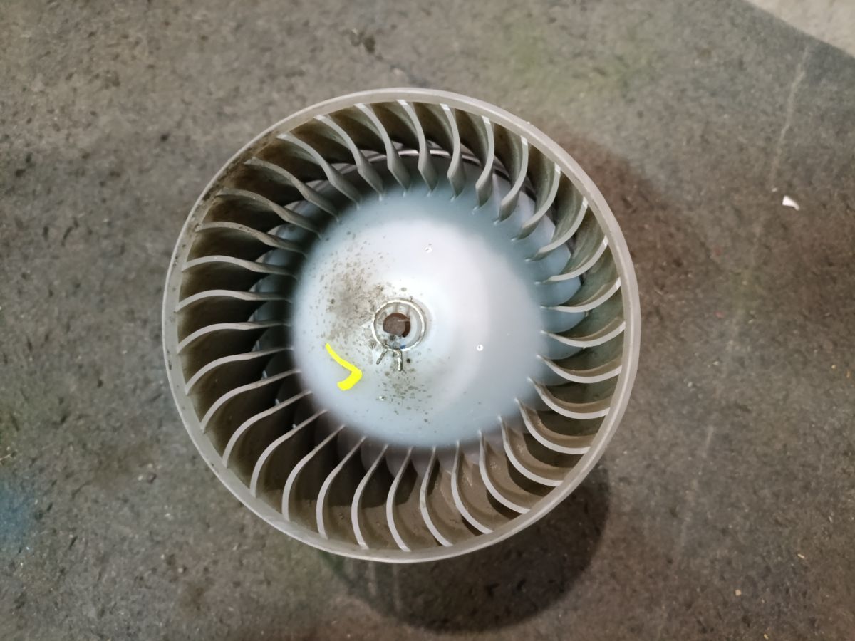 Мотор печки MN140153 на Mitsubishi Colt Z21A Фото 5