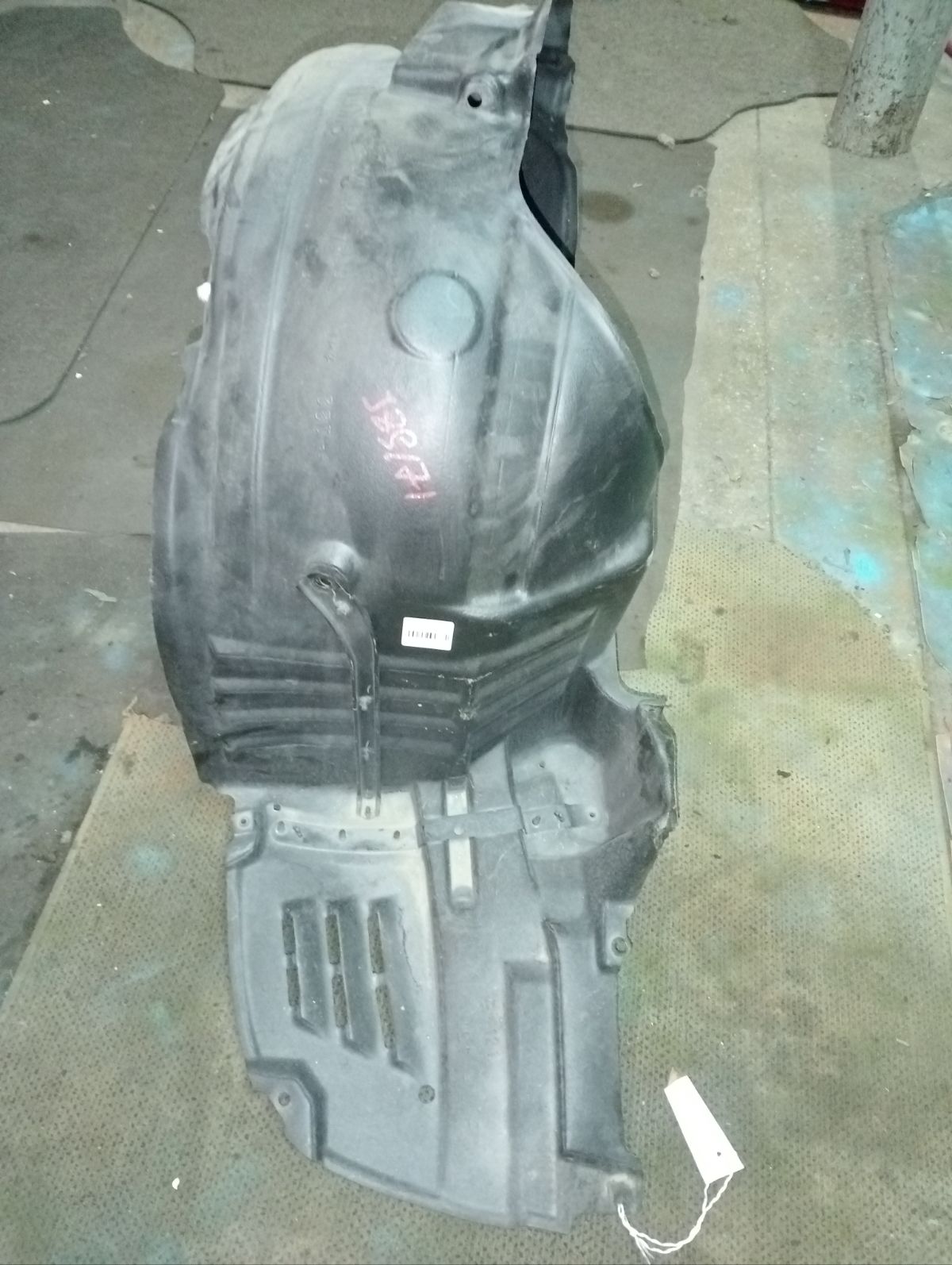 Подкрылок на Toyota Crown JZS171 Фото 3