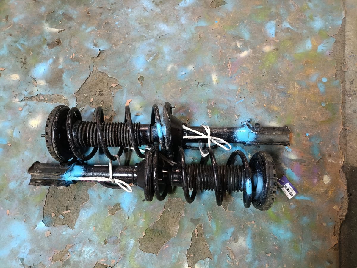 Стойка амортизатора на Subaru Forester SF5 EJ202 Фото 3