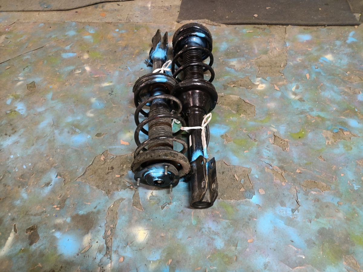 Стойка амортизатора на Subaru Forester SF5 EJ202 Фото 4