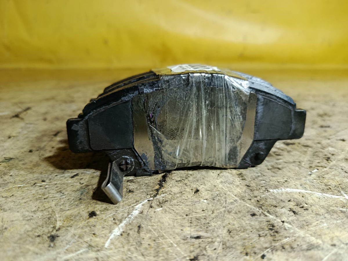 Тормозные колодки на Honda Fit GE8 L15A Фото 4