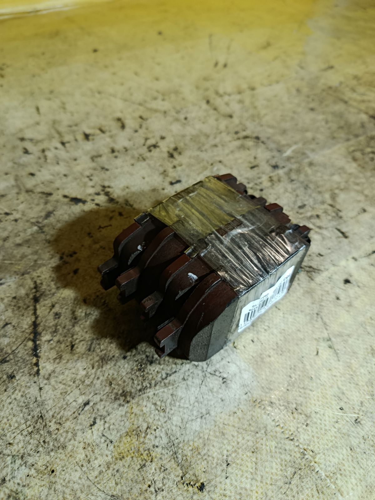 Тормозные колодки на Toyota Crown JZS171 1JZ-FSE Фото 3