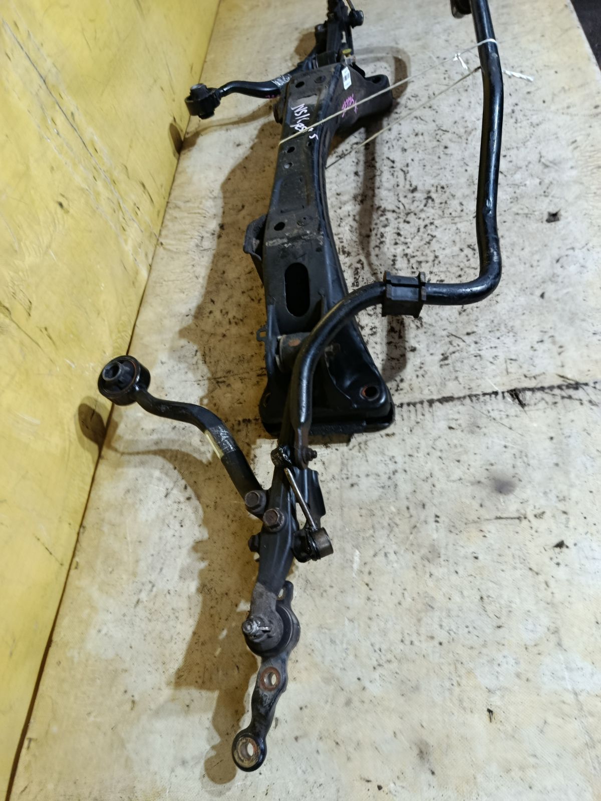 Балка под ДВС 51201-51011 на Toyota Crown JZS175 2JZ-FSE Фото 4