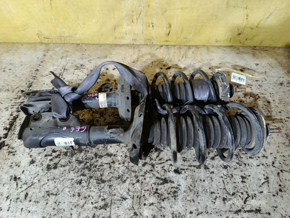 Стойка амортизатора на Honda Fit GE6 L13A Фото 2