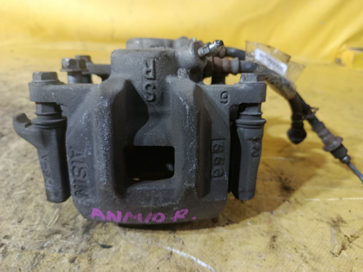 Суппорт на Toyota Isis ANM10G 1AZ-FSE Фото 2