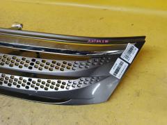Решетка радиатора 53101-44230 на Toyota Isis ANM10G Фото 3