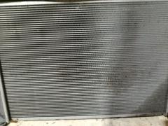 Радиатор ДВС на Toyota Isis ANM10G 1AZ-FSE Фото 3