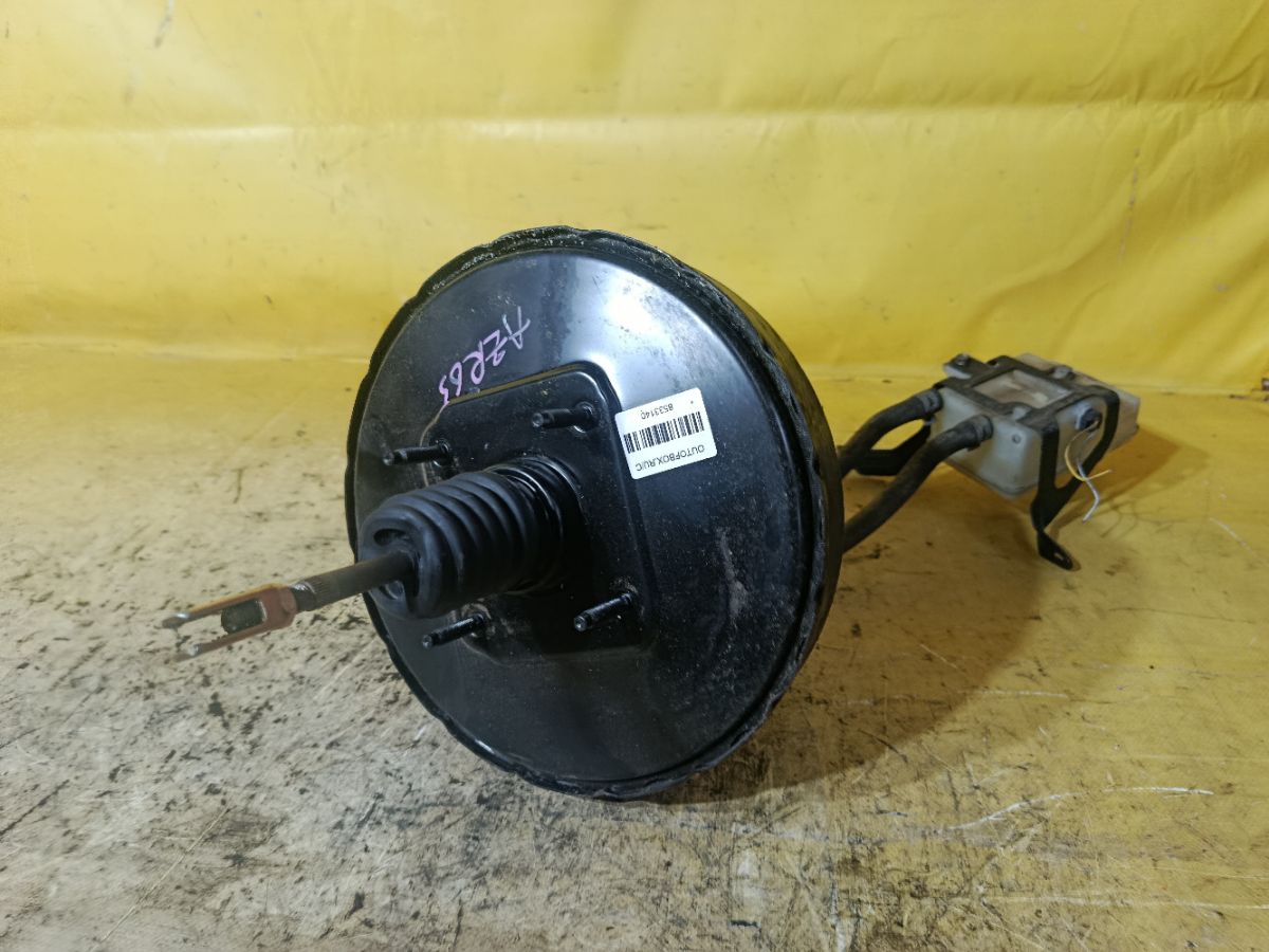 Главный тормозной цилиндр на Toyota Noah AZR65G 1AZ-FSE Фото 5