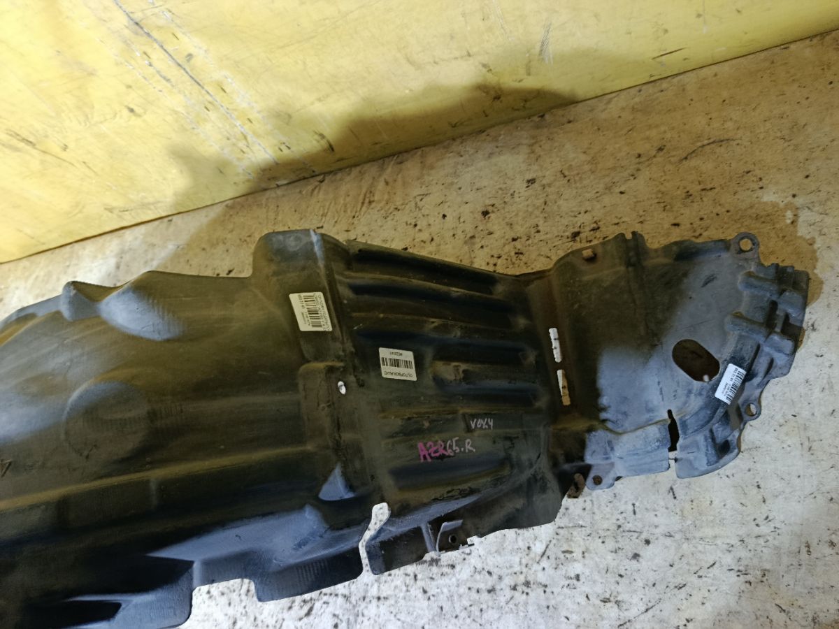 Подкрылок 53875-28100 на Toyota Noah AZR65G 1AZ-FSE Фото 4