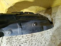 Подкрылок 53875-28100 на Toyota Noah AZR65G 1AZ-FSE Фото 3